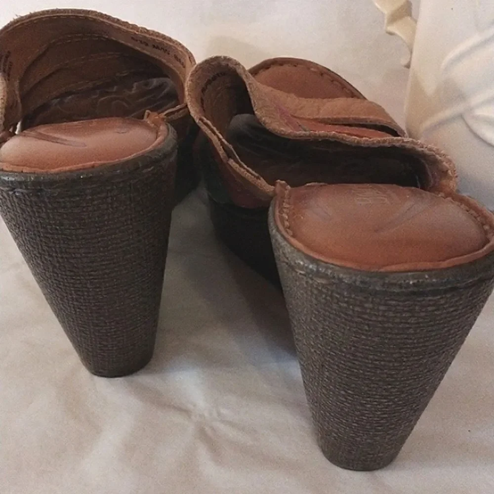 Born Platform Sandals